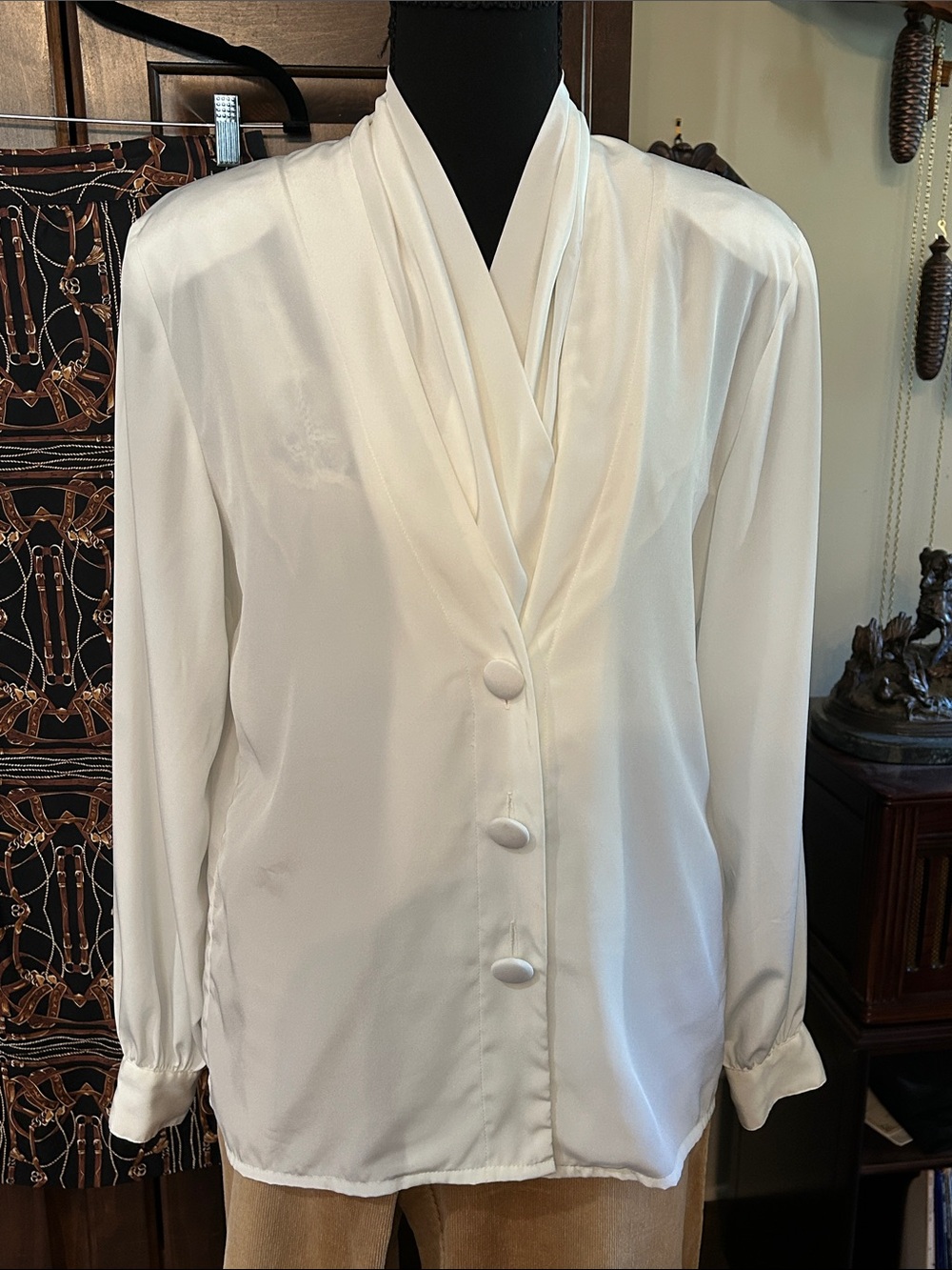 1980’s Alexandria Sz 6 Women's Ivory Draped V-Neck Blouse